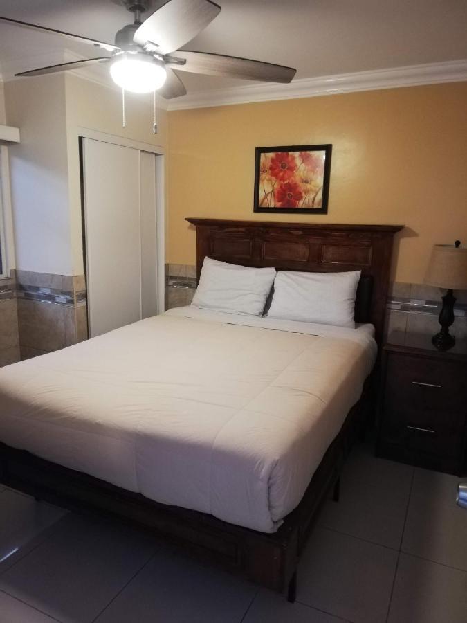 Suites Leon Rojo Tijuana Exteriér fotografie