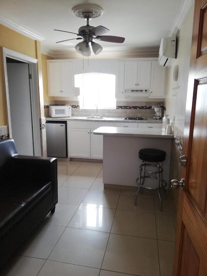 Suites Leon Rojo Tijuana Exteriér fotografie