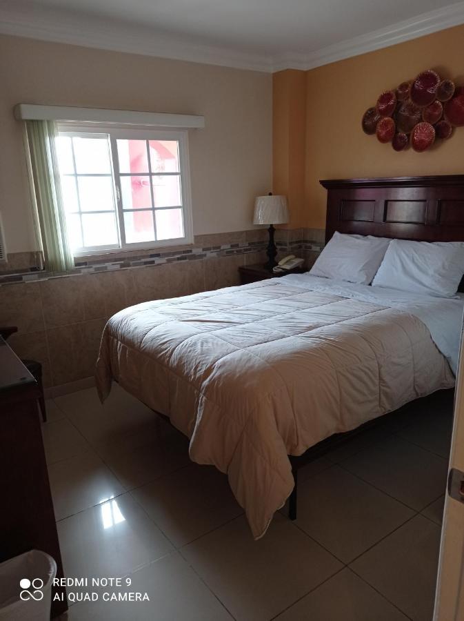 Suites Leon Rojo Tijuana Exteriér fotografie