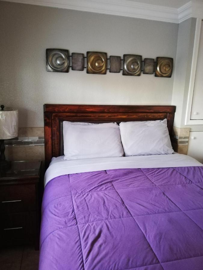 Suites Leon Rojo Tijuana Exteriér fotografie