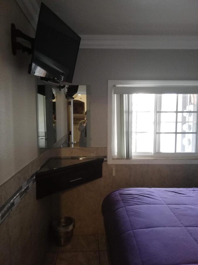 Suites Leon Rojo Tijuana Exteriér fotografie