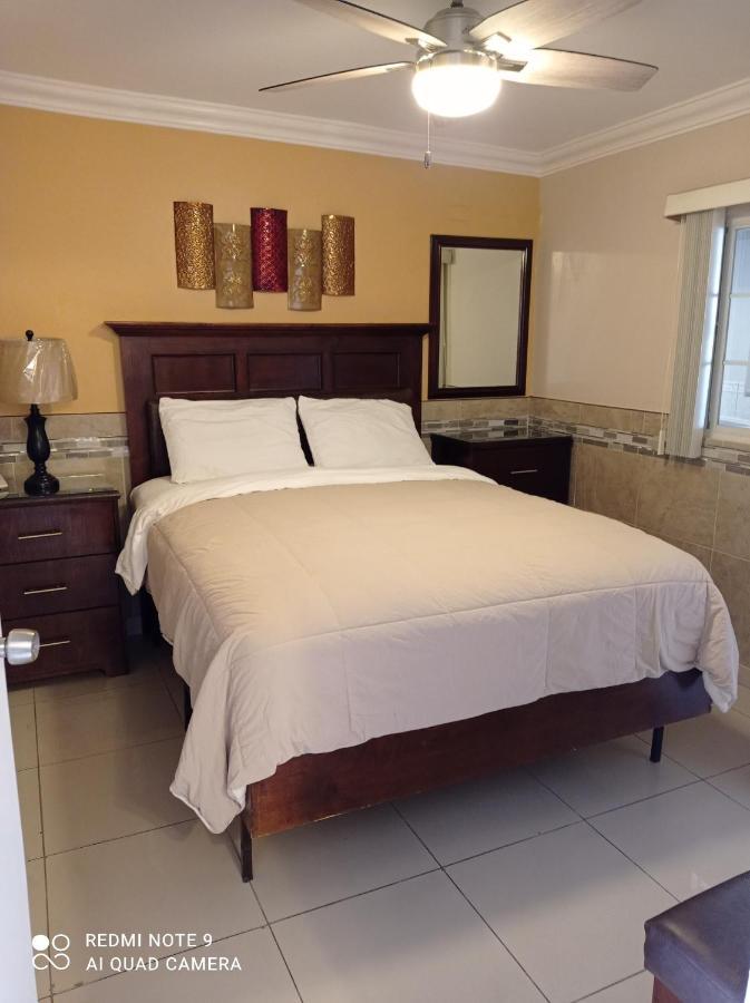 Suites Leon Rojo Tijuana Exteriér fotografie